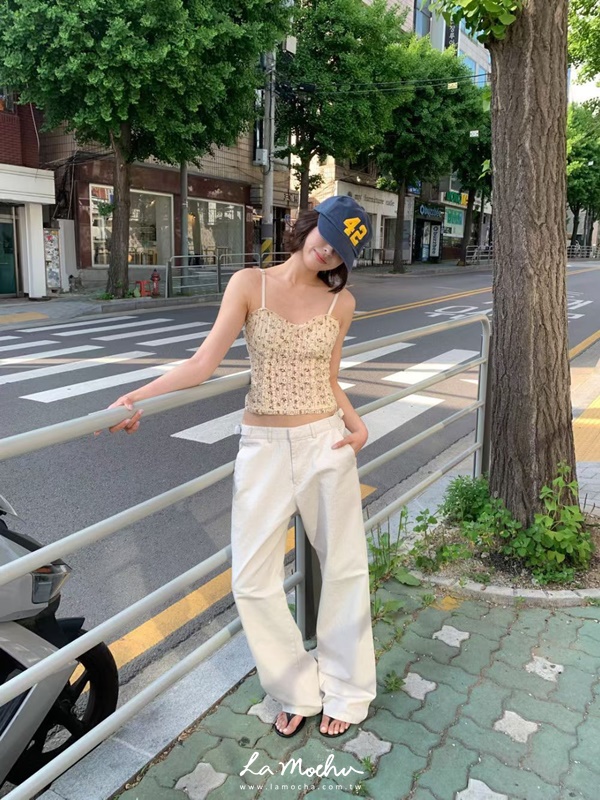 細肩桃心領碎花蕾絲背心